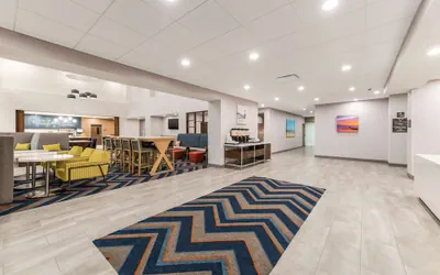 Photo 3 - Hampton Inn & Suites Benton Harbor