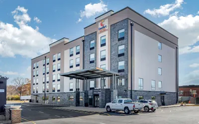 Photo 2 - Comfort Suites St. Louis - Sunset Hills