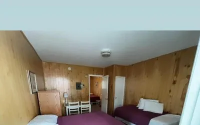 Photo 5 - Boardwalk Sand & Surf Inn Oceanfront