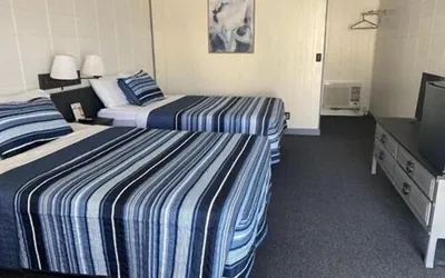 Photo 4 - Rockwood Resort Motel
