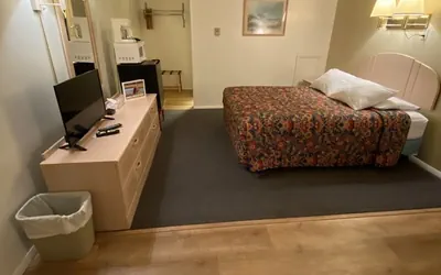 Photo 4 - Birchwood Inn