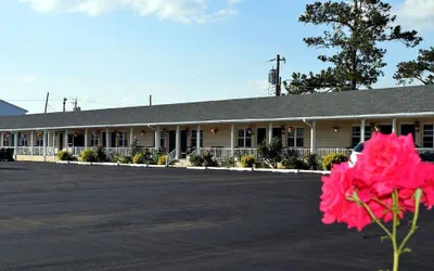 Photo 2 - Birchwood Inn