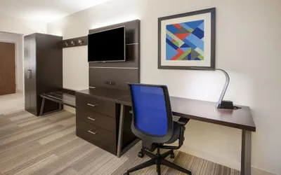 Photo 4 - Holiday Inn Express & Suites Gilbert Mesa Gateway Airport by IHG