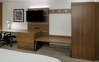 Photo 3 - Holiday Inn Express & Suites Gilbert Mesa Gateway Airport by IHG
