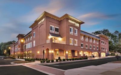 Photo 2 - Courtyard by Marriott Atlanta Duluth Downtown