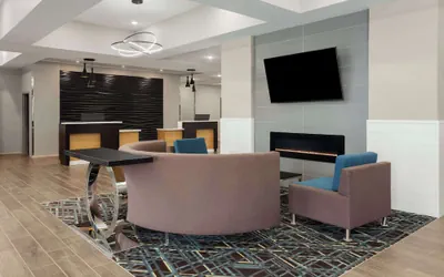 Photo 5 - La Quinta Inn & Suites by Wyndham Coralville Iowa City