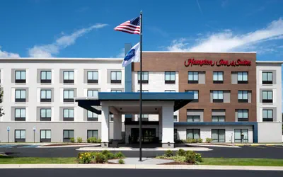 Photo 2 - Hampton Inn & Suites Ypsilanti