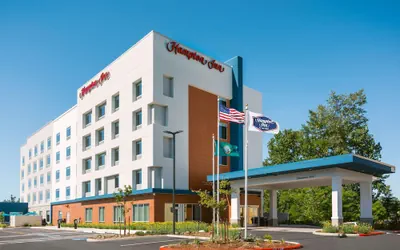 Photo 2 - Hampton Inn Bellingham Airport