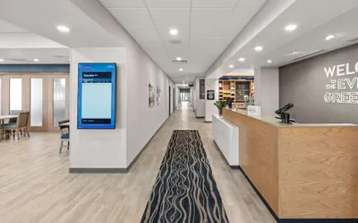 Photo 4 - Hampton Inn Bellingham Airport