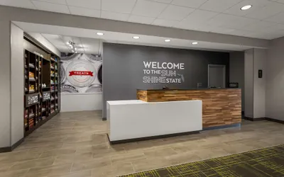 Photo 4 - Hampton Inn & Suites Ruskin I-75