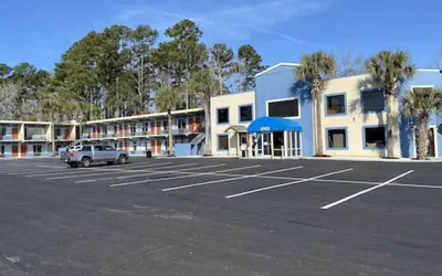 Photo 2 - Havelock Inn & Suites