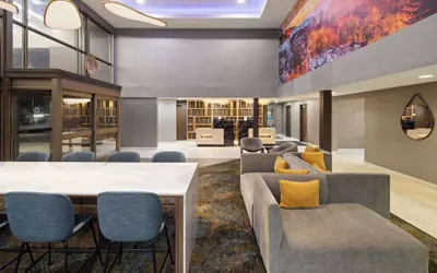 Photo 3 - La Quinta Inn & Suites by Wyndham Yakima Downtown