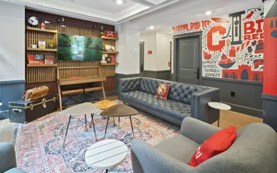 Photo 4 - The Dorm Hotel