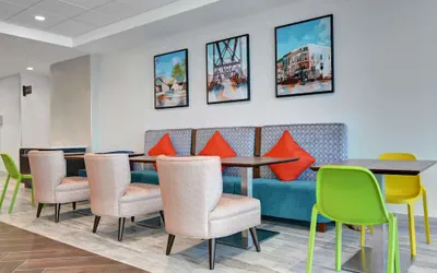 Photo 4 - Home2 Suites by Hilton Bentonville Rogers