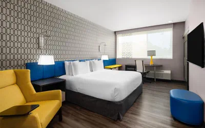 Photo 2 - GLō Best Western Enid OK Downtown/Convention Center Hotel