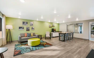 Photo 5 - WoodSpring Suites Elgin - Chicago