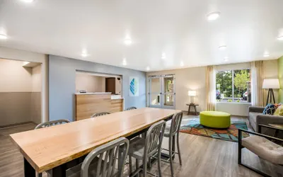 Photo 4 - WoodSpring Suites Elgin - Chicago
