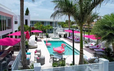 Photo 2 - The Saint Hotel