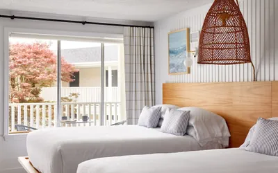 Photo 5 - Parker Beach Lodge