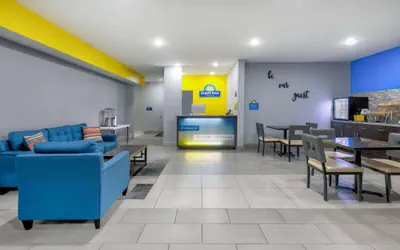 Photo 4 - Days Inn by Wyndham Zachary LA