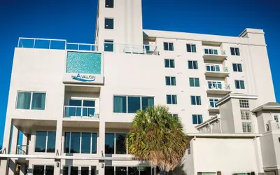 Photo 2 - The Avalon Club