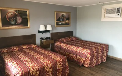 Photo 5 - Budget inn