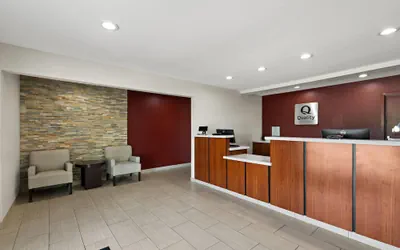 Photo 3 - Quality Suites Wildwood - The Villages