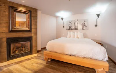 Photo 4 - Studio Efficiency Unit With Balcony Over Mountaineer Square 1 Bedroom Condo - No Cleaning Fee! by RedAwning