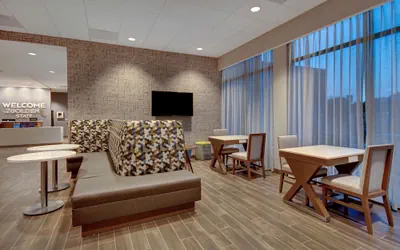 Photo 3 - Hampton Inn & Suites Sunnyvale Silicon Valley