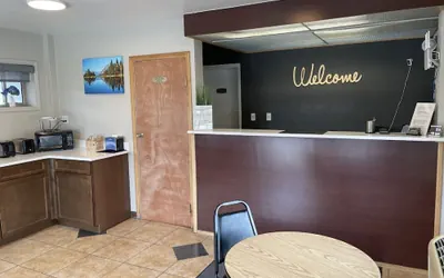 Photo 3 - Downtown Inn