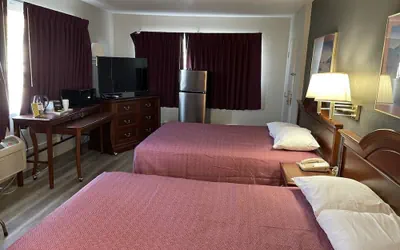 Photo 5 - Downtown Inn