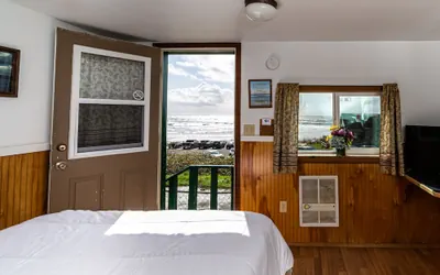 Photo 2 - Oceanside Ocean Front Cabins