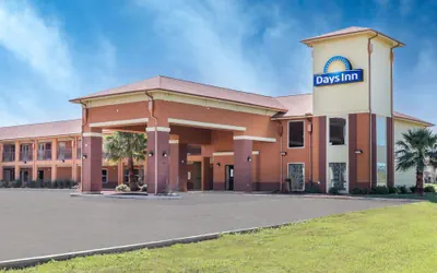 Photo 2 - Days Inn by Wyndham Dilley