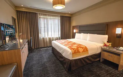 Photo 2 - Opera House Hotel