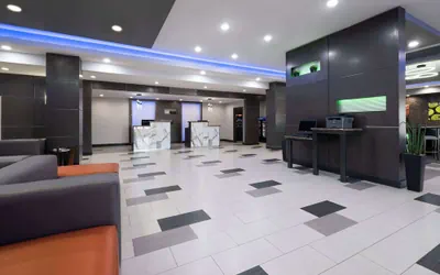 Photo 4 - La Quinta Inn & Suites by Wyndham Muskogee