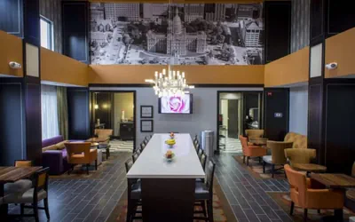 Photo 4 - Hampton Inn & Suites Lansing West