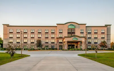 Photo 2 - Wingate by Wyndham Slidell/New Orleans East Area