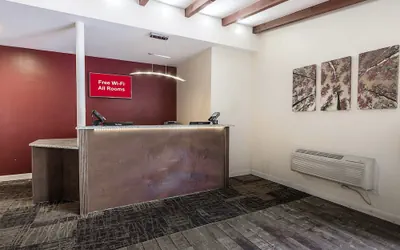Photo 4 - Red Roof Inn Lancaster - Strasburg