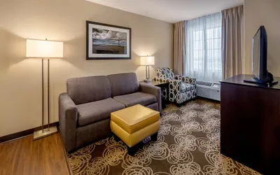 Photo 5 - Landmark Suites