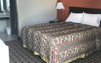 Photo 4 - Relax Inn Henryetta