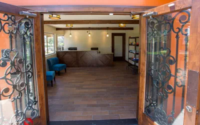 Photo 3 - Carlton Oaks Lodge, an Ascend Collection Hotel