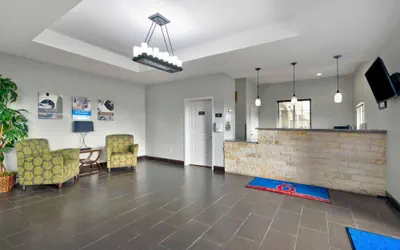 Photo 4 - Studio 6 Pleasanton, TX