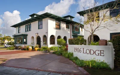Photo 2 - 1906 Lodge