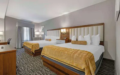 Photo 5 - Best Western on the Avenue