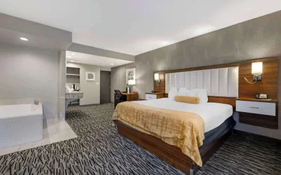 Photo 4 - Best Western on the Avenue