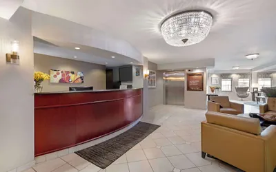 Photo 2 - Best Western on the Avenue