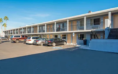 Photo 2 - Rodeway Inn Phoenix North I-17