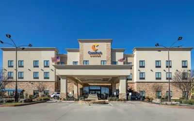 Photo 2 - Comfort Suites Batesville