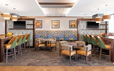 Photo 3 - Hampton Inn & Suites Madison / Downtown