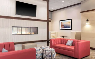 Photo 4 - Hampton Inn & Suites Madison / Downtown